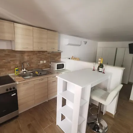 Perica Apartman Zára
